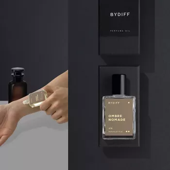 عطر عنبر نوماد مركز للجنسين بايدف U72