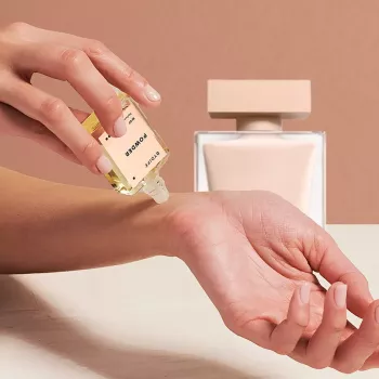 عطر بودر مركز للنساء بايدف W47