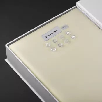 قماش رجالي كريمي غامق جيفنشي G9008DC