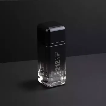 عطر كارولينا هيريرا 212 في اي بي بلاك فورمان - للرجال 100 مل