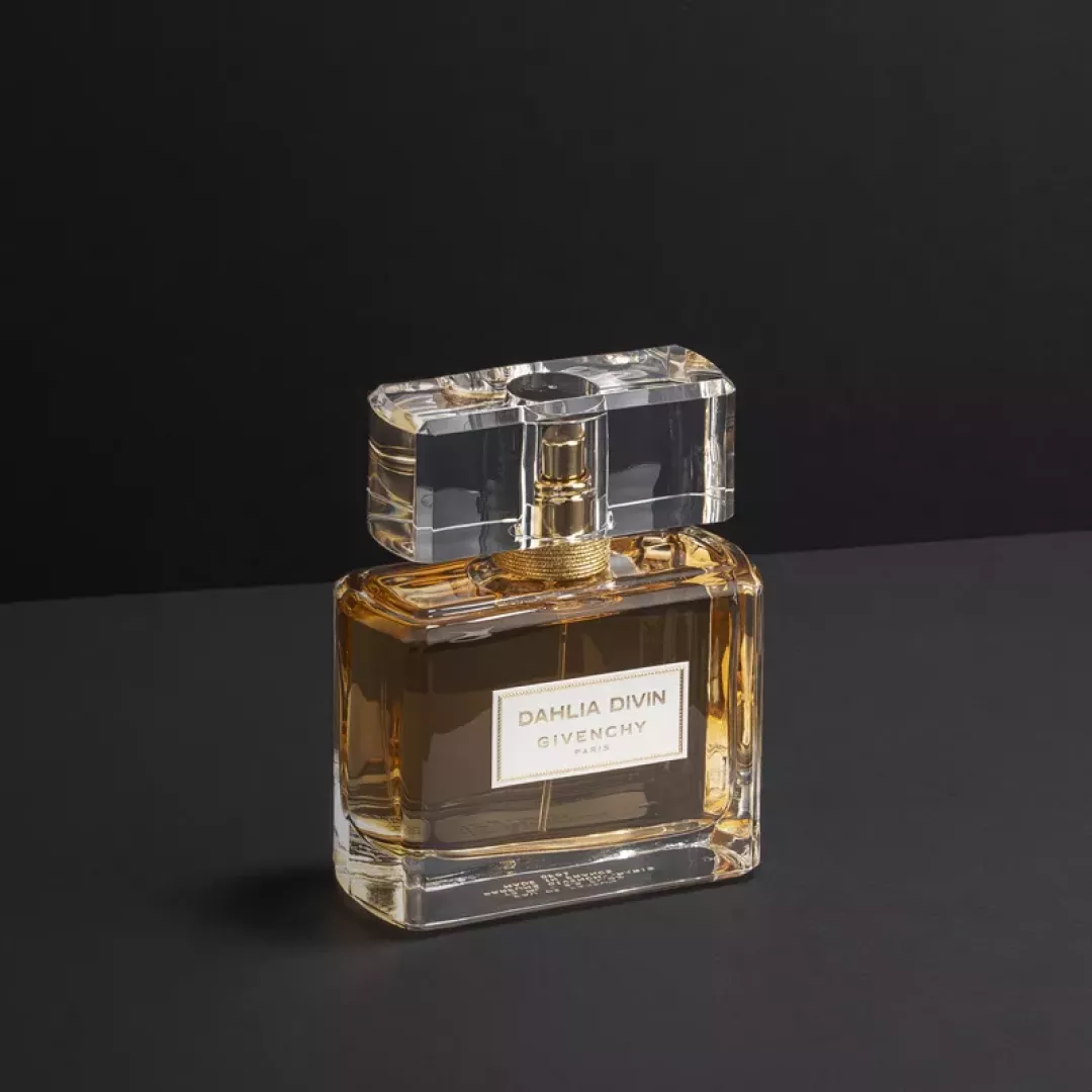 عطر جيفنشي داليا ديفين - أو دي بارفيوم للنساء 75 مل من ماركة GIVENCHY - أكسيك Axeek