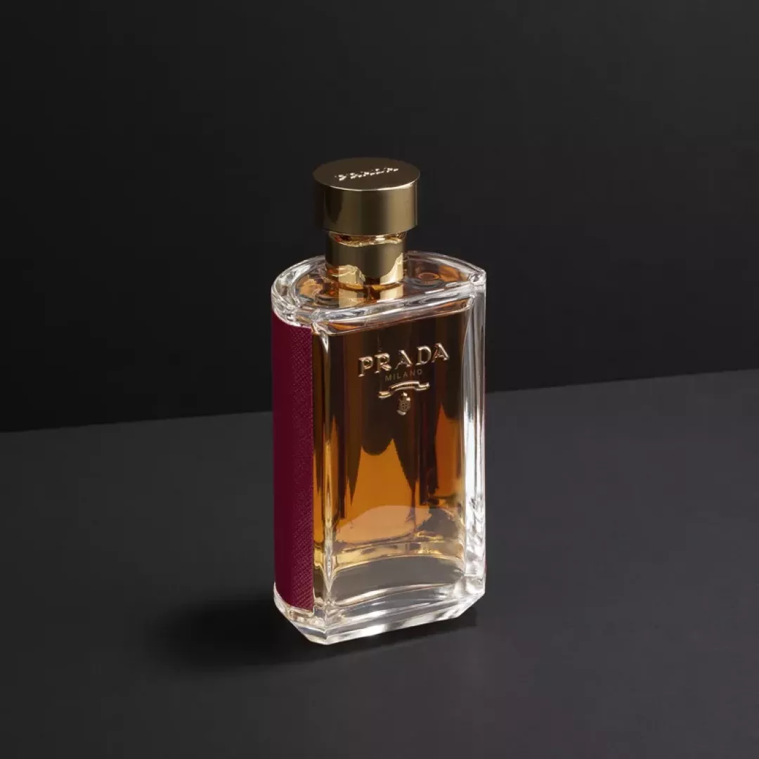 عطر برادا ميلانو لا فيم انتينس - أو دي بارفيوم للنساء 100 مل من ماركة PRADA - أكسيك Axeek