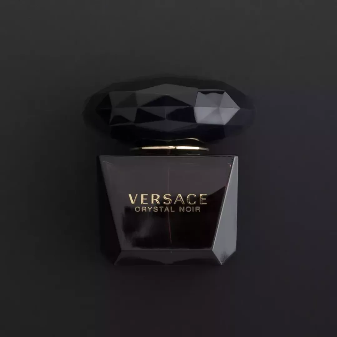 عطر فرزاتشي كريستال نوار - أو دي بارفيوم للنساء 90 مل من ماركة Versace - أكسيك Axeek
