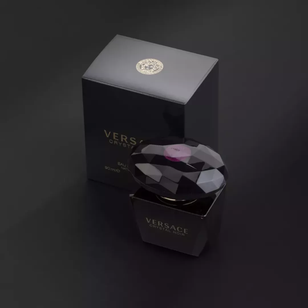 عطر فرزاتشي كريستال نوار - أو دي بارفيوم للنساء 90 مل من ماركة Versace - أكسيك Axeek