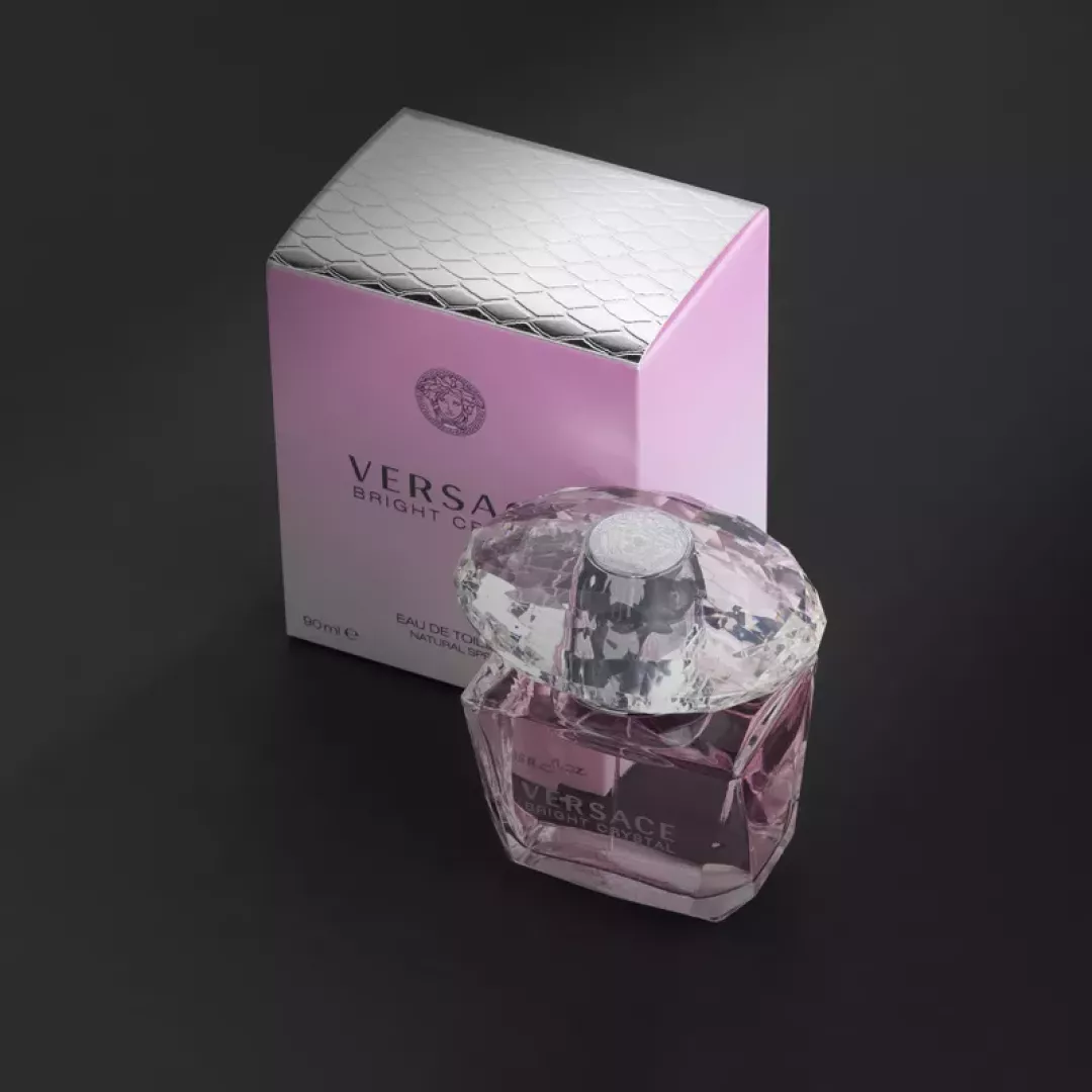 عطر فرزاتشي برايت كريستال - أو دي تواليت للنساء 90 مل من ماركة Versace - أكسيك Axeek