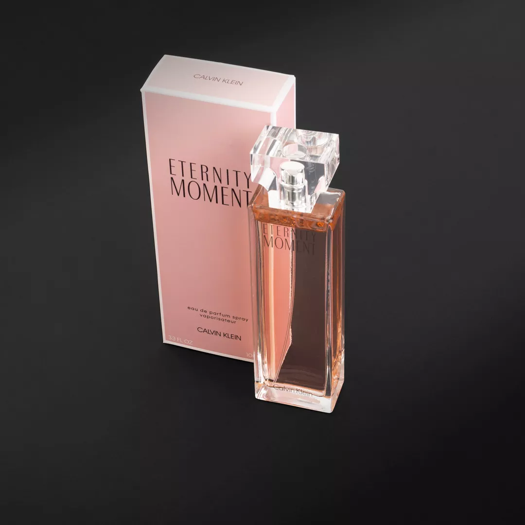 عطر كالفين كلاين اتيرنتي مومنت - أو دي بارفيوم للنساء 100 مل من ماركة Calvin Klein - أكسيك Axeek