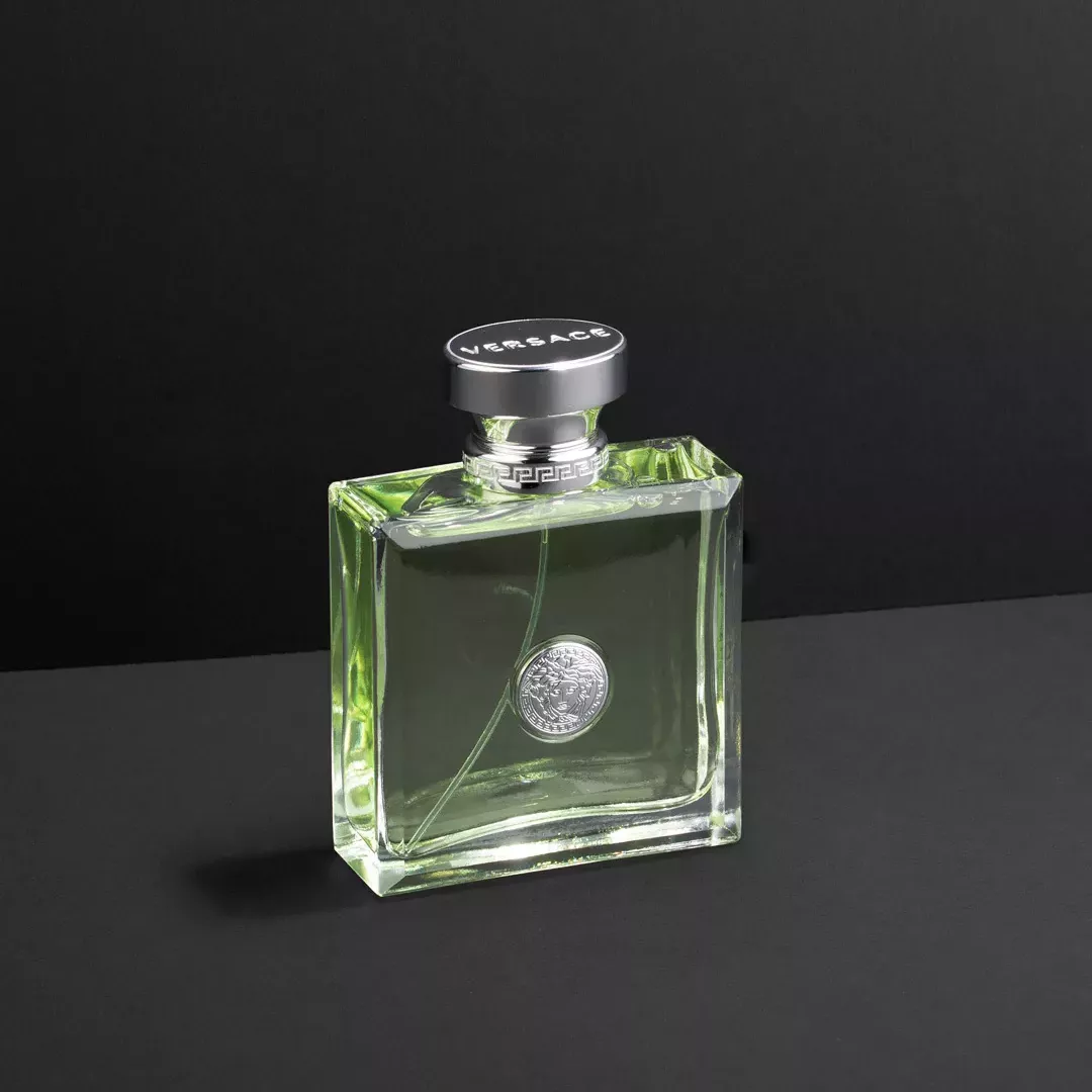 عطر فرزاتشي فيرزينس - أو دي تواليت للنساء 100 مل من ماركة Versace - أكسيك Axeek