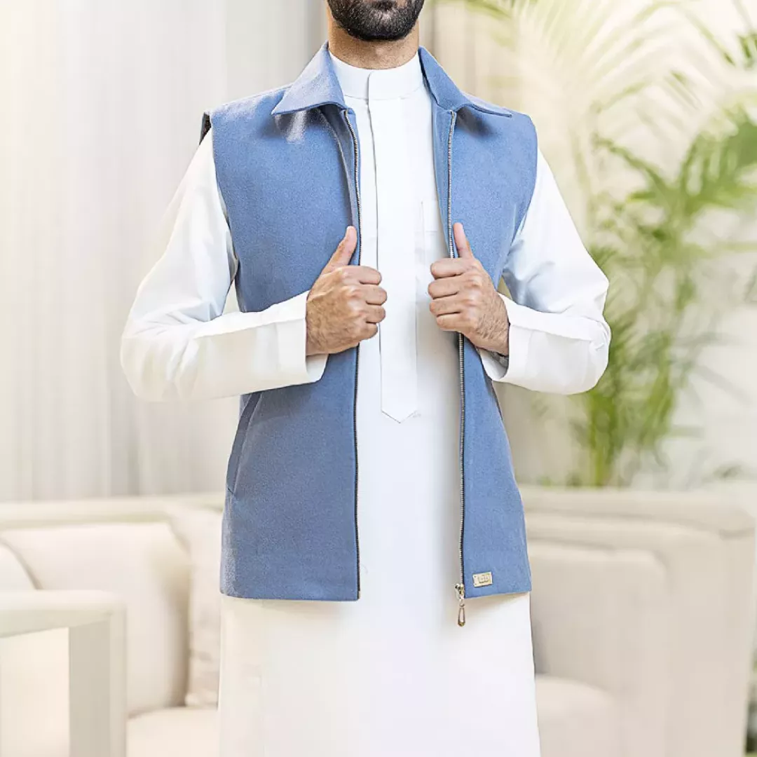 سديري جوخ رجالي ازرق فاتح H09 من ماركة SHLTA - أكسيك Axeek