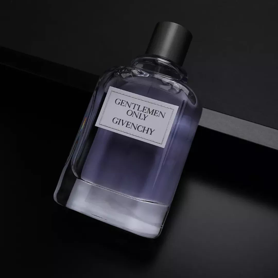 عطر جيفنشي جنتل مان اونلي - او دي تواليت للرجال 100 مل من ماركة GIVENCHY - أكسيك Axeek