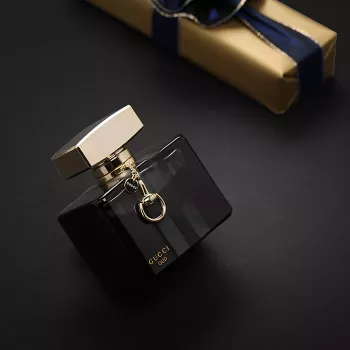 عطر قوتشي عود - أو دي بارفيوم للجنسين 75 مل
