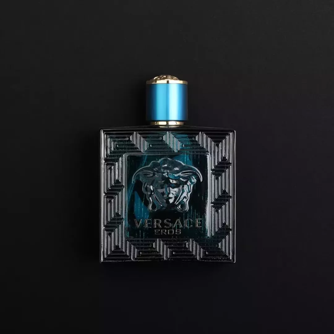 عطر فرزاتشي إيروس - أو دي تواليت للرجال 100 مل من ماركة Versace - أكسيك Axeek