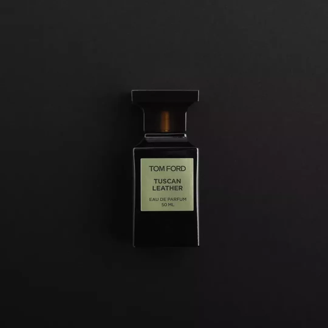 عطر توم فورد توسكان ليذر للجنسين 50 مل من ماركة TOM FORD - أكسيك Axeek